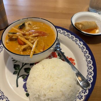 Mae Ornnit Thai Kitchen - Red Curry - Thai Near Me - Annandale, Virginia