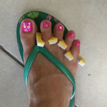 Dream Nails - Look how pretty my pedicure is - Nail Salons Near Me - Chicago, Illinois