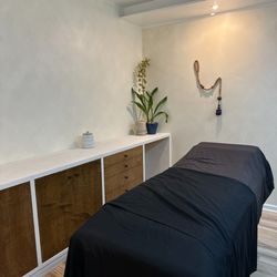 Aioca Skin & Body Studio - The consultation room was noticeably clean, and I love how peaceful and supportive the energy was during every step of my appointment.
