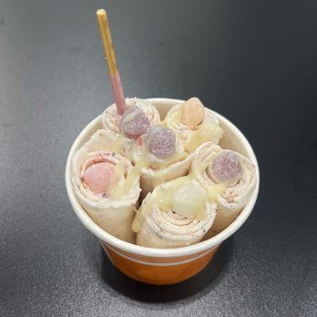 Arctic Spoon - Vanilla ice cream, heath bar, strawberry, condensed milk, mochi, strawberry pocky - Ice Cream & Frozen Yogurt Near Me - Wheeling, Illinois
