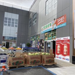 Exterior photo of SeasonFresh Supermarket - Queens, New York Exterior photo of SeasonFresh Supermarket - Queens, New York