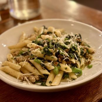 Scalino - Penne pasta with broccoli rabe and sweet Italian sauage - Italian Near Me - Brooklyn, New York Scalino - Penne pasta with broccoli rabe and sweet Italian sauage - Italian Near Me - Brooklyn, New York