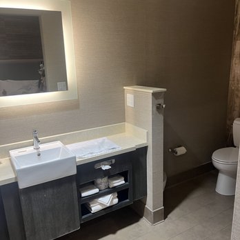 SpringHill Suites by Marriott Springdale Zion National Park - Bathroom - Hotels Near Me - Springdale, Utah