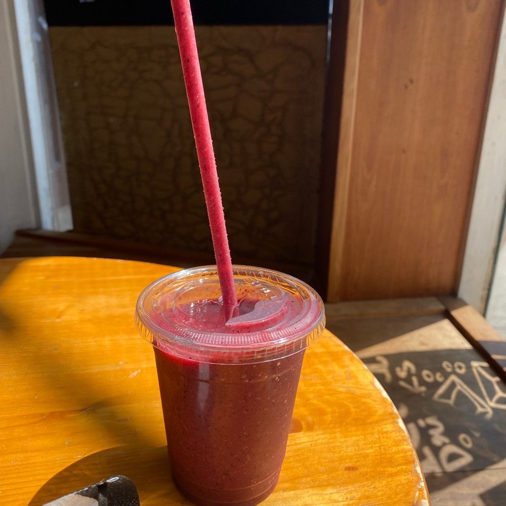 11 Degrees North - Mixed Berries Smoothie - Coffee & Tea Near Me - Chicago, Illinois 11 Degrees North - Mixed Berries Smoothie - Coffee & Tea Near Me - Chicago, Illinois