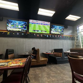La Casa del Pollo Asado - Booths and tables - Mexican Near Me - Elgin, Illinois