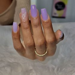 Evalash and Nail Lounge