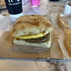 Lucky Lab Coffee - Breakfast sandwich
