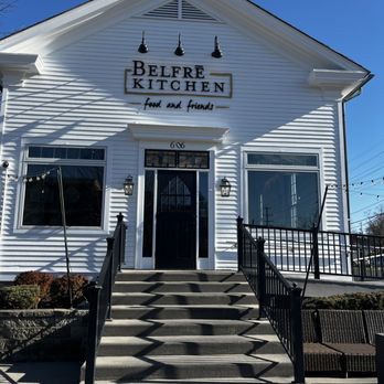 Belfre Kitchen - Front entrance.  There is wheelchair access ramp to the right - Breakfast & Brunch Near Me - Delafield, Wisconsin