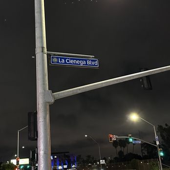 Randy's Donuts - On the corner of S. La Cienega Blvd & W. Manchester Blvd (near the 405 freeway) - Donuts Near Me - Inglewood, California