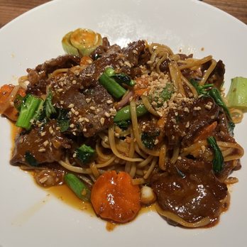 Yard House - Spicy Beef Noodles - New American Near Me - Indianapolis, Indiana Yard House - Spicy Beef Noodles - New American Near Me - Indianapolis, Indiana