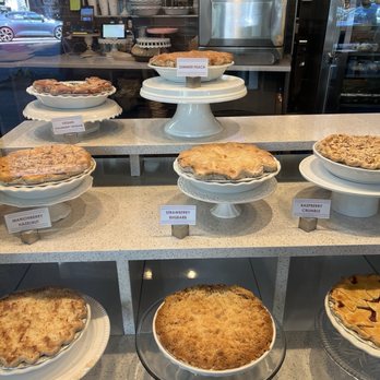 A La Mode Pies West Seattle - Desserts Near Me - Seattle, Washington