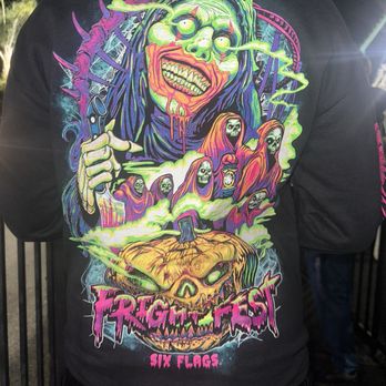 Six Flags Discovery Kingdom - 2024 Fright Fest sweatshirt- killer design! - Amusement Parks Near Me - Vallejo, California