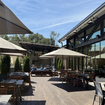 Truss Restaurant & Bar - Outdoor patio / deck - New American Near Me - Calistoga, California