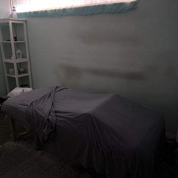 A Healing Touch By Lilin - Massage room - Massage Near Me - Hermosa Beach, California A Healing Touch By Lilin - Massage room - Massage Near Me - Hermosa Beach, California