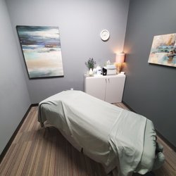 Progressive Spine & Rehab Center - Different angle of massage table.