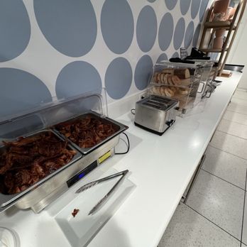 Wild Palms Hotel - Breakfast - Hotels Near Me - Sunnyvale, California Wild Palms Hotel - Breakfast - Hotels Near Me - Sunnyvale, California