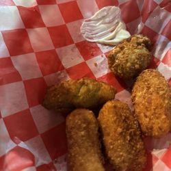 The Honey Hole - Jalapeño poppers ‍