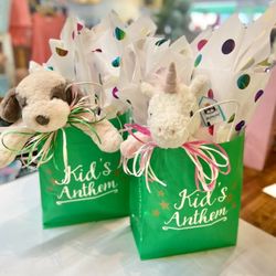 Kid's Anthem - Gift wrapping