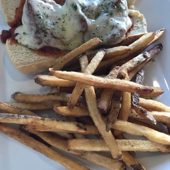 Della J's Delectables - Southern Near Me - Alexandria, Virginia