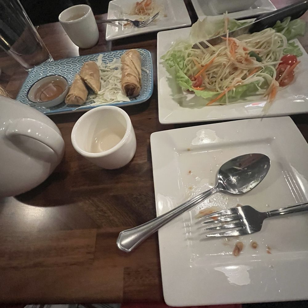 Pru Thai Lambertville - Papaya spring roll soup - Thai Near Me - Lambertville, New Jersey