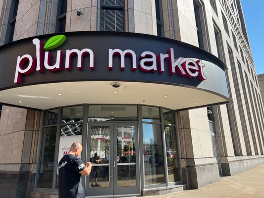 Plum Market – Ally Detroit Center by null
