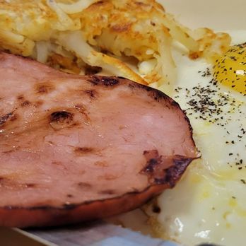 Pappa Yolk's Grill - 2 eggs, ham and hashbrowns - Breakfast & Brunch Near Me - Pasadena, Texas