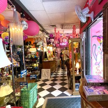 Flamingo's Divine Vintage - Display - Home Decor Near Me - Minneapolis, Minnesota Flamingo's Divine Vintage - Display - Home Decor Near Me - Minneapolis, Minnesota