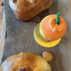 Pinoyshki Bakery & Cafe - Chicken adobo, pork Bicol, orange dessert