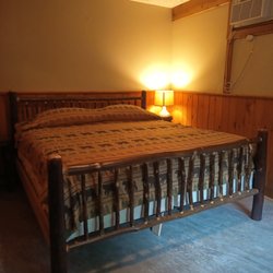 Adirondack Diamond Point Lodge - King Suite Room