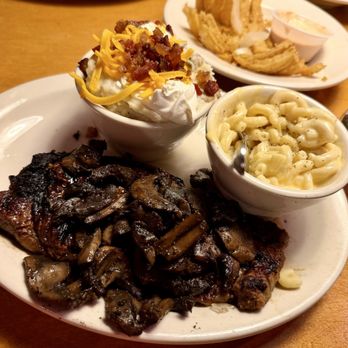 Texas Roadhouse - New York Strip with sautéed mushrooms, mac & cheese and the loaded mashed potatoes - Barbeque Near Me - Elk Grove, California Texas Roadhouse - New York Strip with sautéed mushrooms, mac & cheese and the loaded mashed potatoes - Barbeque Near Me - Elk Grove, California