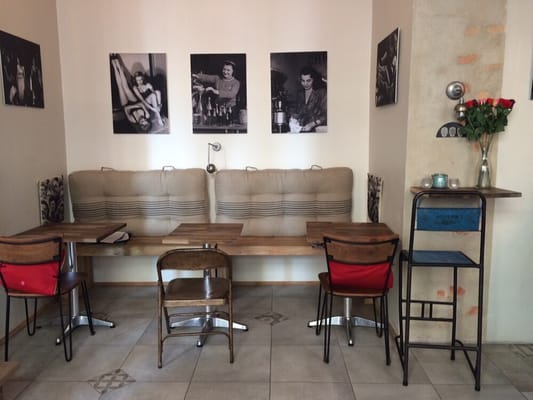 Paręosób Gallery Cafe by null