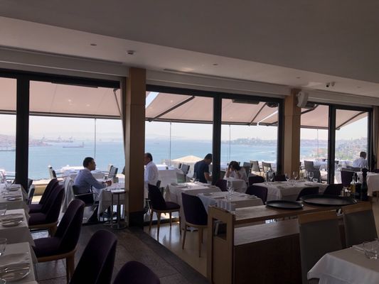 Vogue Restaurant & Bar by null