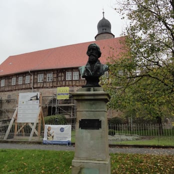 Schloss Eisfeld - Blick vom Markt Richtung Schloss- Schloss Eisfeld - Castles Near Me - Eisfeld, TH