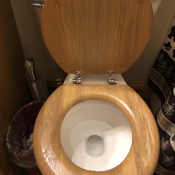 Lake Cumberland Resort - Only one toilet can be flushed at a time - Vacation Rentals Near Me - Burnside, Kentucky