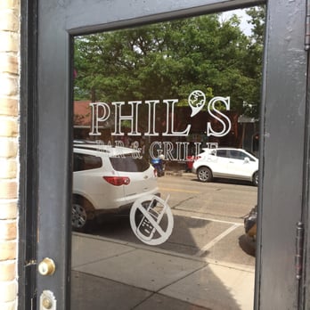 Phil's Bar & Grille - Frontdoor - New American Near Me - Saugatuck, Michigan
