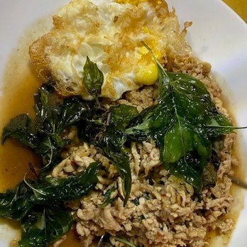South Side Thai Restaurant - Spicy Chicken Basil with Sunny side up egg - Thai Near Me - Wallingford, Connecticut