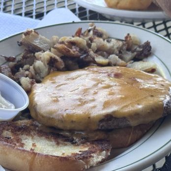 Egg & I - Cheeseburger - Breakfast & Brunch Near Me - Las Vegas, Nevada