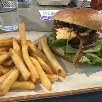 Whisky River - Horrible burger - Chicken Wings Near Me - Fort Lauderdale, Florida