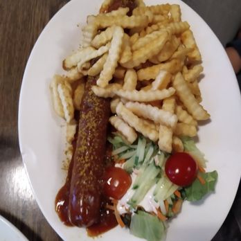Fischerhaus - Currywurst mit Pommes - Seafood Near Me - Dörphof, SH Fischerhaus - Currywurst mit Pommes - Seafood Near Me - Dörphof, SH