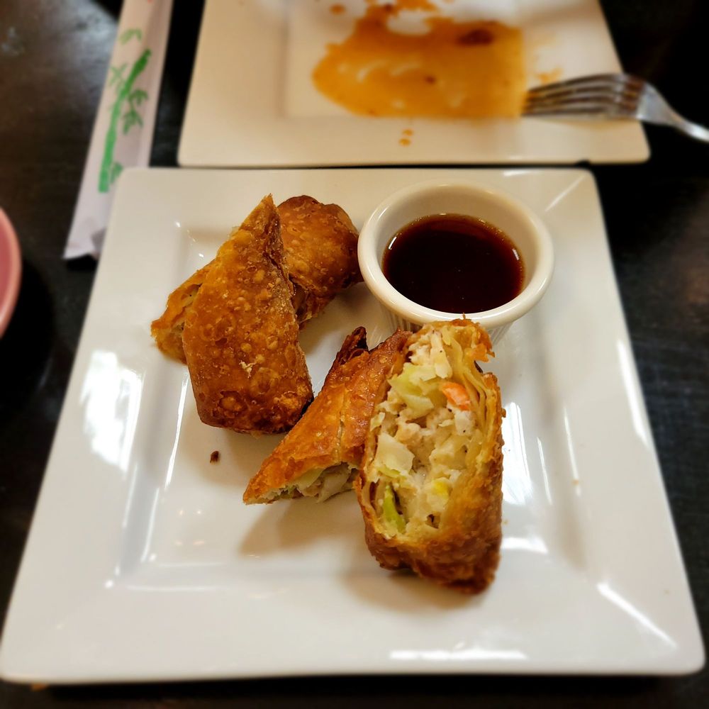 EaThai - Chicken eggroll - Thai Near Me - Chicago, Illinois EaThai - Chicken eggroll - Thai Near Me - Chicago, Illinois