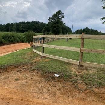 Out Da Mud Fencing - Light Work - Fences & Gates Near Me - Columbia, South Carolina Out Da Mud Fencing - Light Work - Fences & Gates Near Me - Columbia, South Carolina