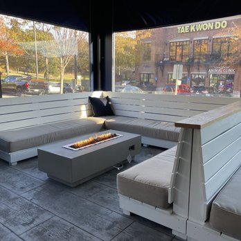 Seaside Oyster Bar - Covered patio with fire - Seafood Near Me - Suwanee, Georgia Seaside Oyster Bar - Covered patio with fire - Seafood Near Me - Suwanee, Georgia