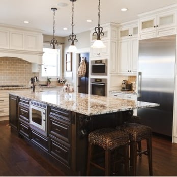 Dannburg Floor Coverings - a kitchen with a center island - Flooring Near Me - Calgary, Alberta Dannburg Floor Coverings - a kitchen with a center island - Flooring Near Me - Calgary, Alberta