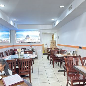 Shun Won Chinese Restaurant - Inside - Cantonese Near Me - Flushing, New York Shun Won Chinese Restaurant - Inside - Cantonese Near Me - Flushing, New York