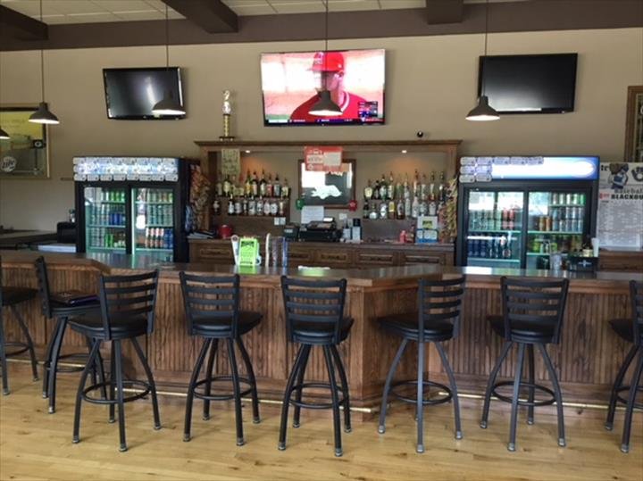 LYONS LOUNGE OSHKOSH Updated August 2024 760 W 6th Ave, Oshkosh, Wisconsin Bars