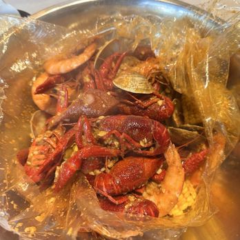 The Crawfish Hut - Cocktail Bars Near Me - Stanton, California