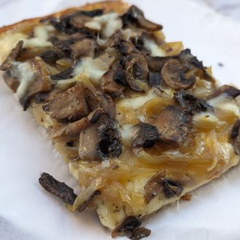 Joe & John's Pizzeria - Caramelized onion and mushroom - Pizza Near Me - Ridgewood, New York