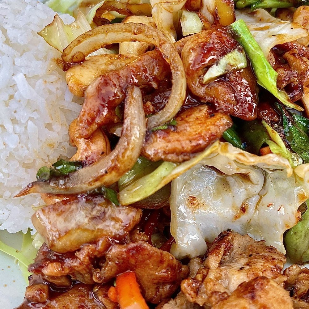 Thai Mee Up - Cashew chicken - Food Trucks Near Me - Kihei, Hawaii Thai Mee Up - Cashew chicken - Food Trucks Near Me - Kihei, Hawaii