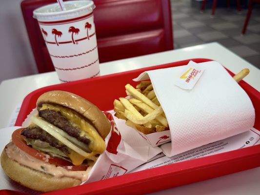 In-N-Out Burger by null