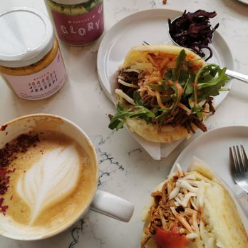 Pomarosa Coffee Shop & Kitchen - Arepas - Venezuelan Near Me - Toronto, Ontario